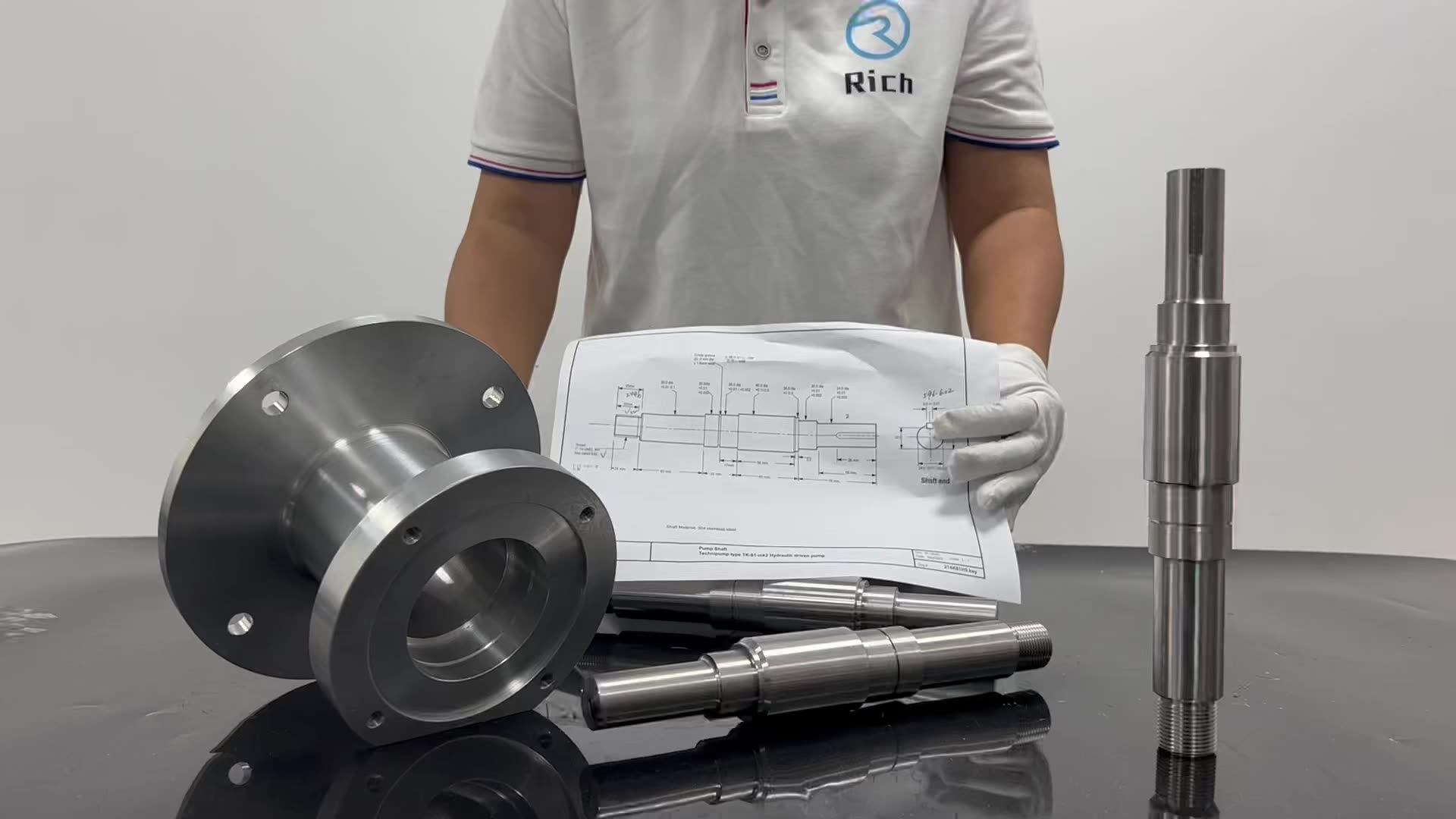 Custom Precision Water Pump Bearing Shaft Cnc Lathe Turning Rotary