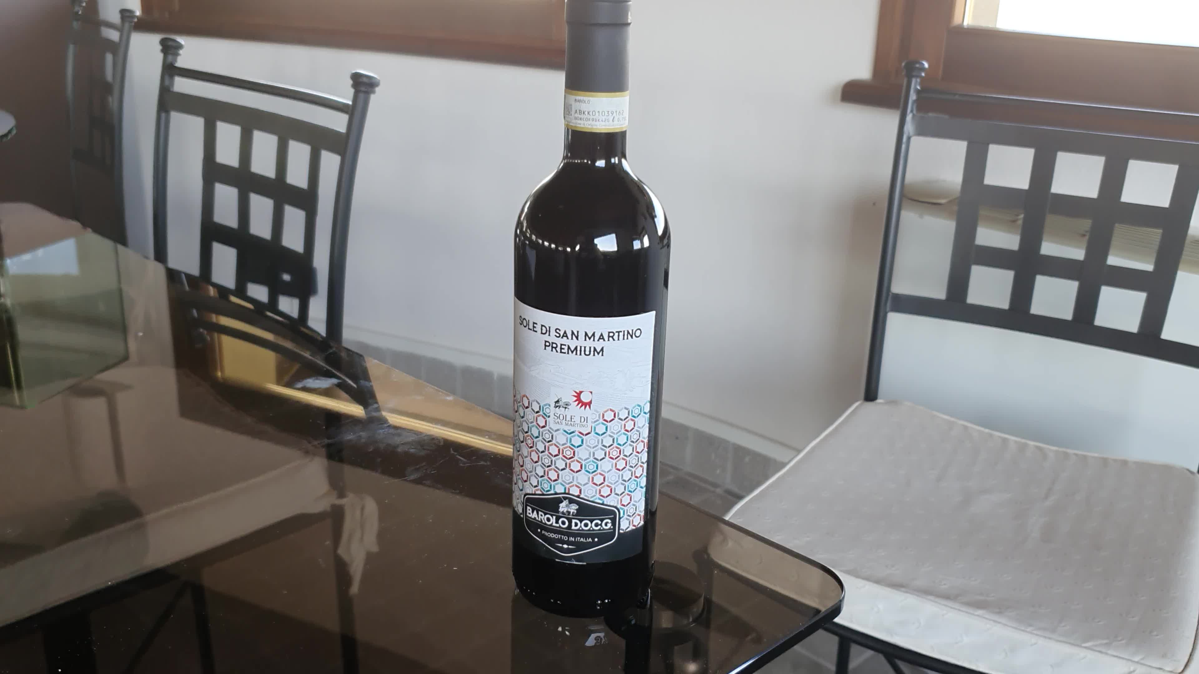 Italian Red Wine Barolo Docg 750 Ml Premium - Buy Wine,Red Wine,Italian 