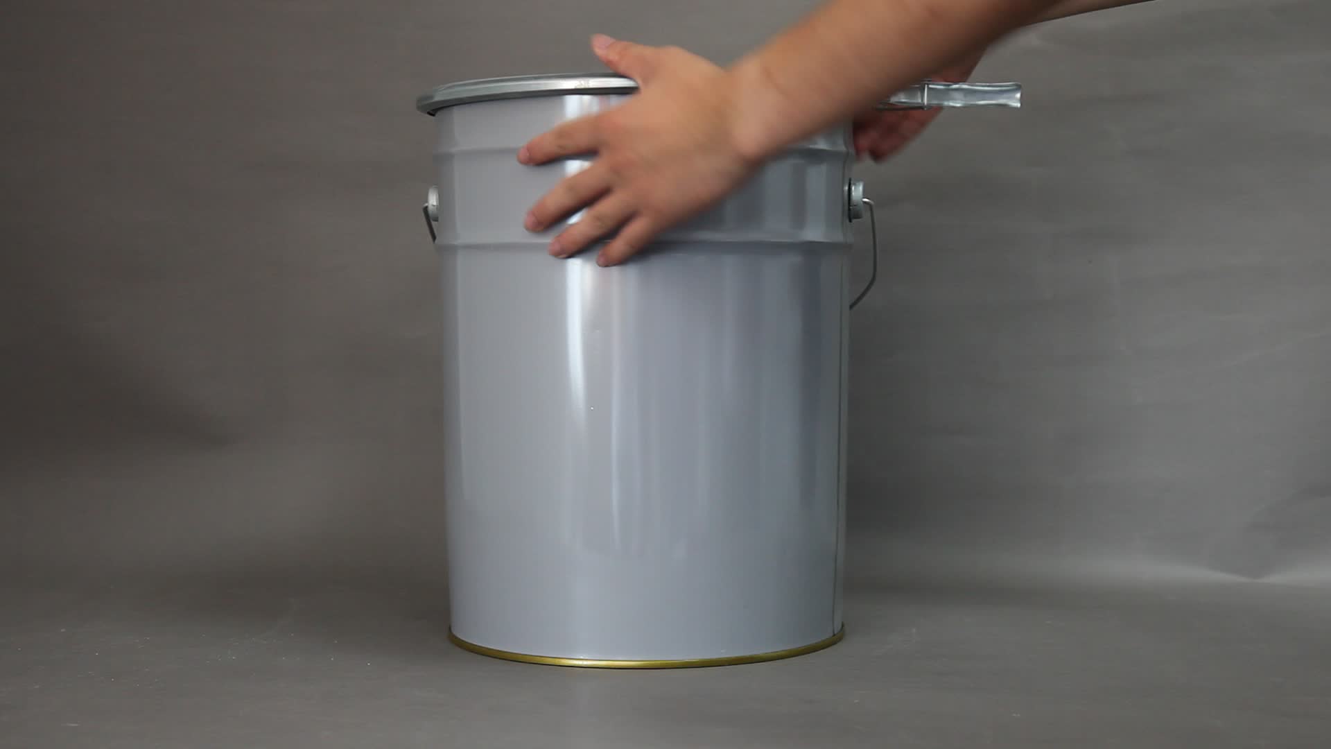 Download 5 Gallon White Coating Round Paint Bucket,Tin Pails 20l ...