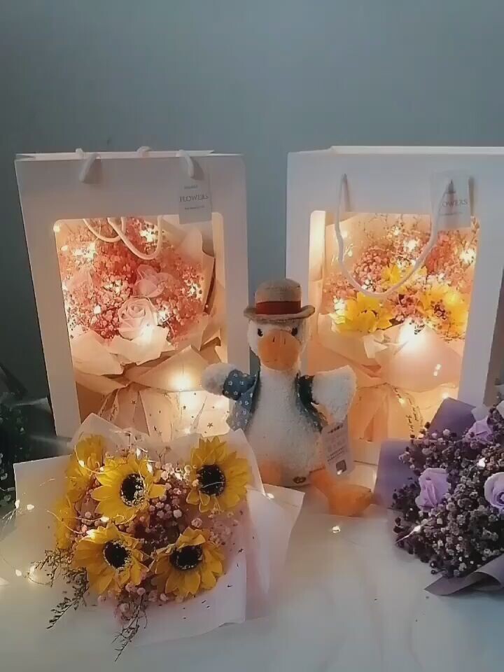 Birthday gift girl creative best friend practical girl girlfriend Exquisite special children's high-end girl heart repeat duck