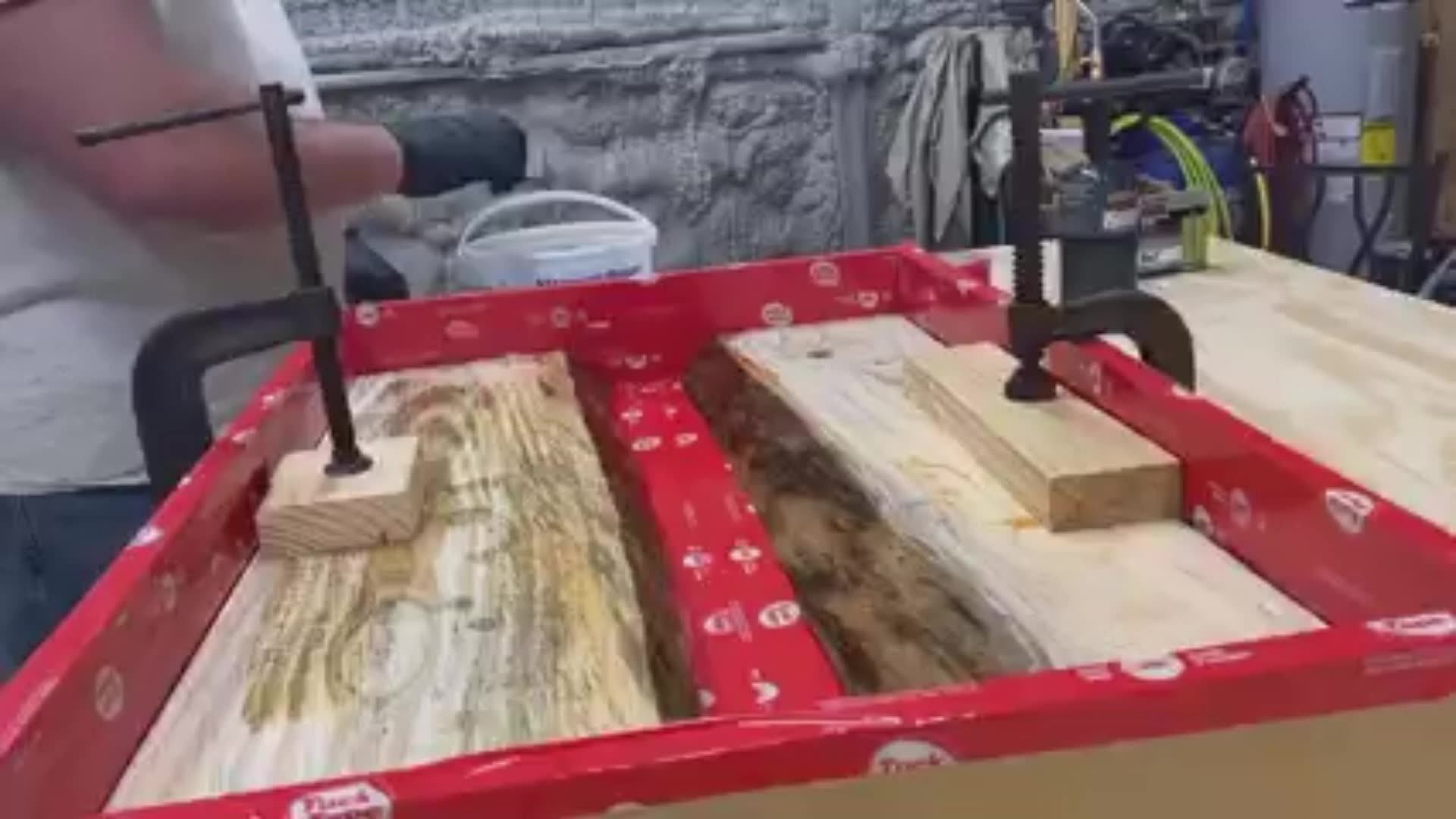 Viral Videos & Demos On bulk epoxy resin clear epoxy resin epoxy table