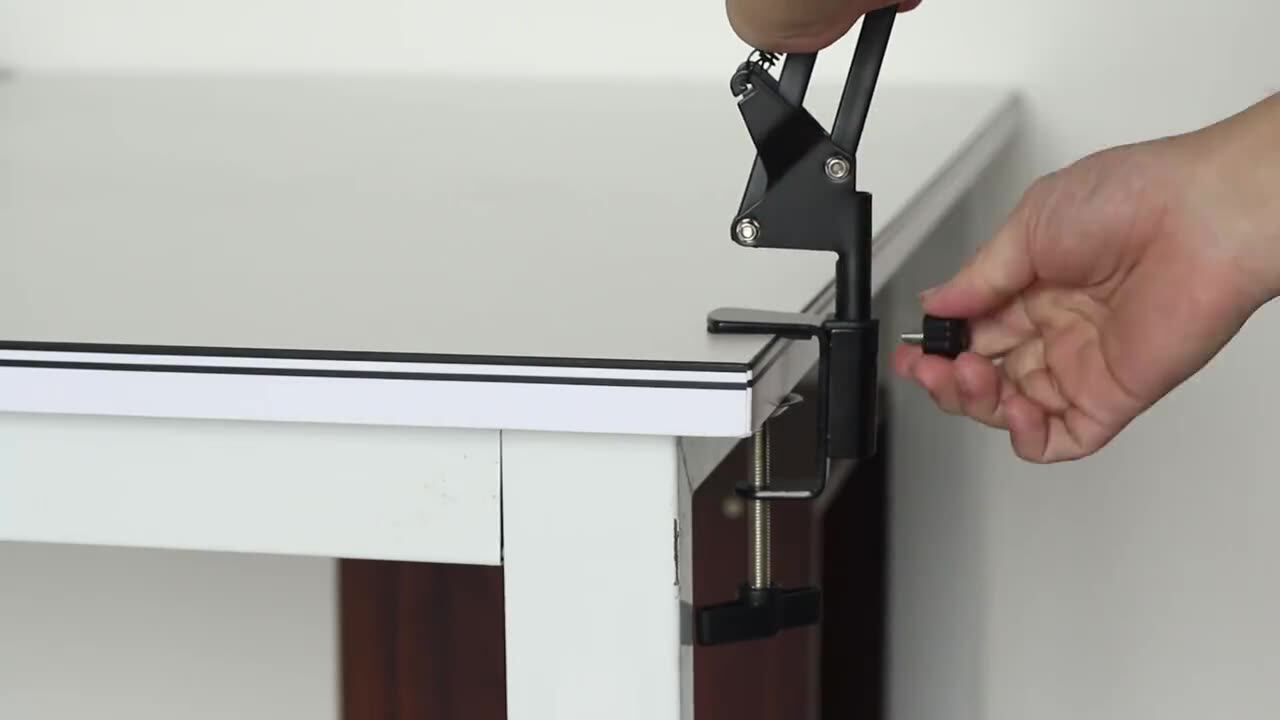 Supports de micro avec bras articulé chez Solotech Supports de micro avec bras articulé chez Solotech