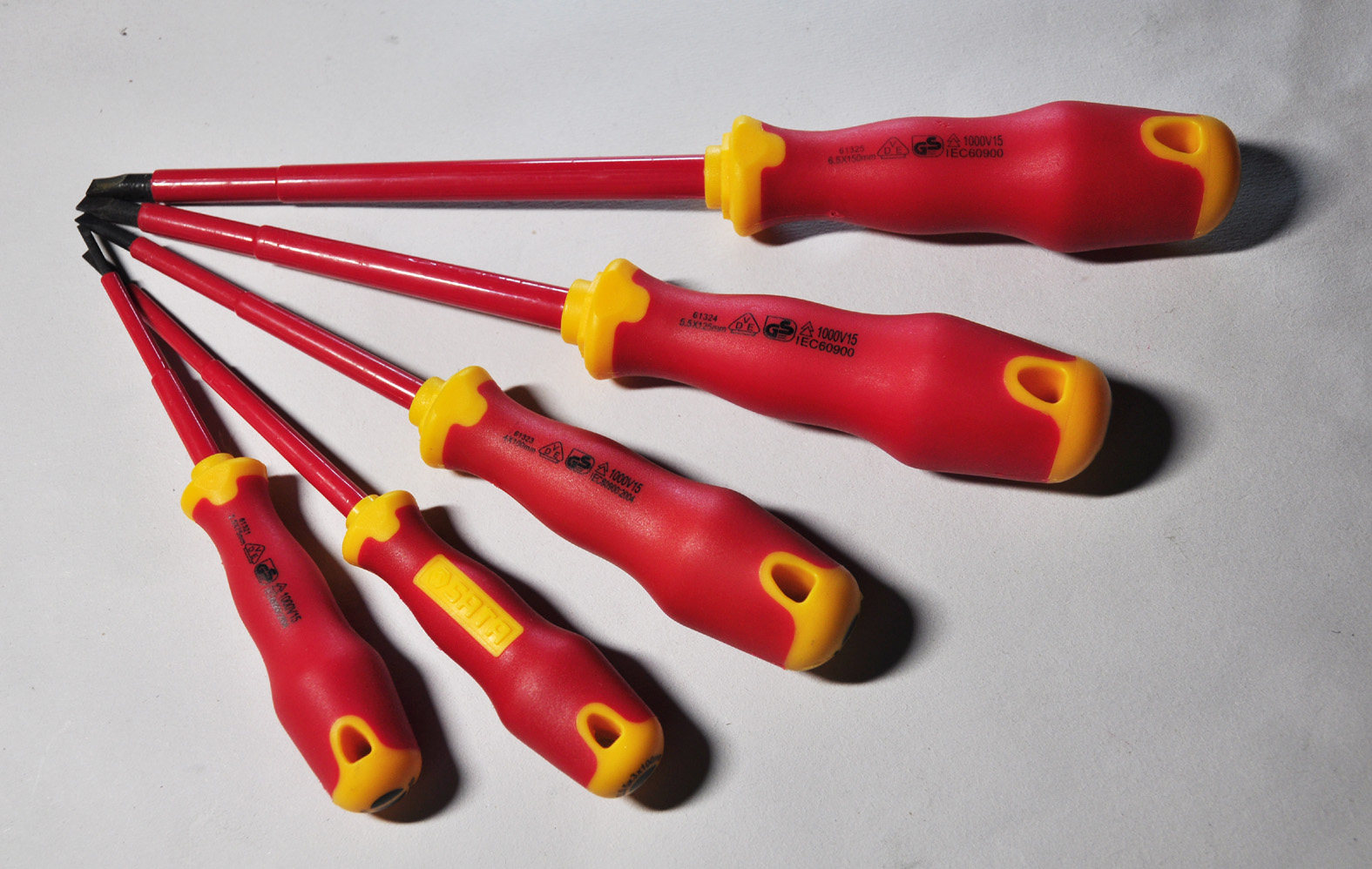 SATA WDA Tool T series two color handle insulation screw batch 61321-61322-61325