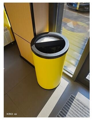 Hong Kong-Style Trash Can, Stainless Steel Garbage Bin, Hotel Ashtray with Flip Lid, Peel Bin, Yellow, for Smoking and Snacks, 50L Large Size