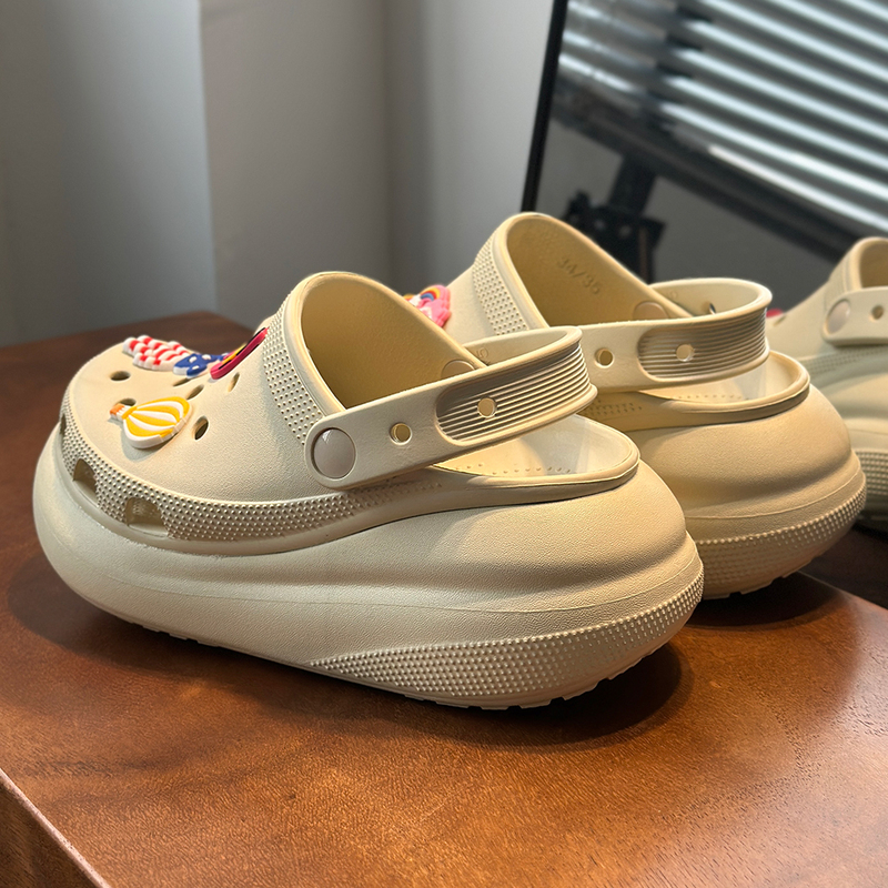 Tanjianci Same Style Thick-Soled Clogs Puff Shoes Women's 2025 New Height-Increasing Summer Sandals Men's Outdoor Closed-Toe Slippers