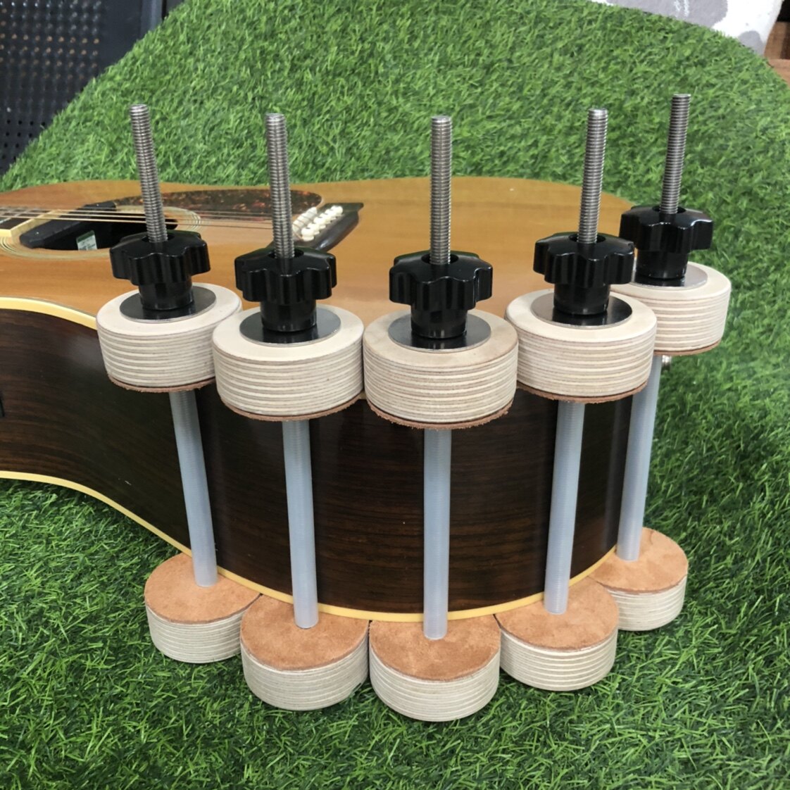 Guitar repair side plate crack maintenance fixture