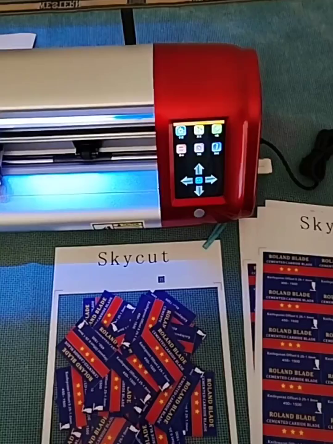 还在手动贴标签？该台A3自动巡边刻字机真要 revolution 了！