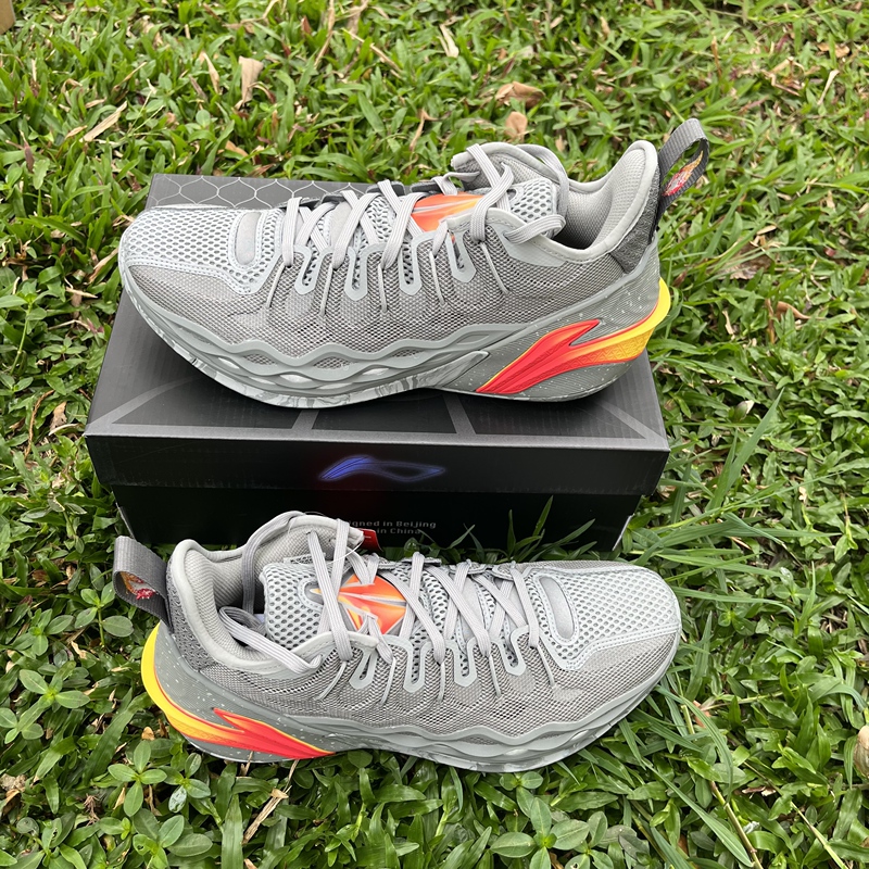 Li-Ning Buckets Jb Jimmy Butler's Burning Technology Provides Support and Cushioning in Low-Top Basketball Shoes