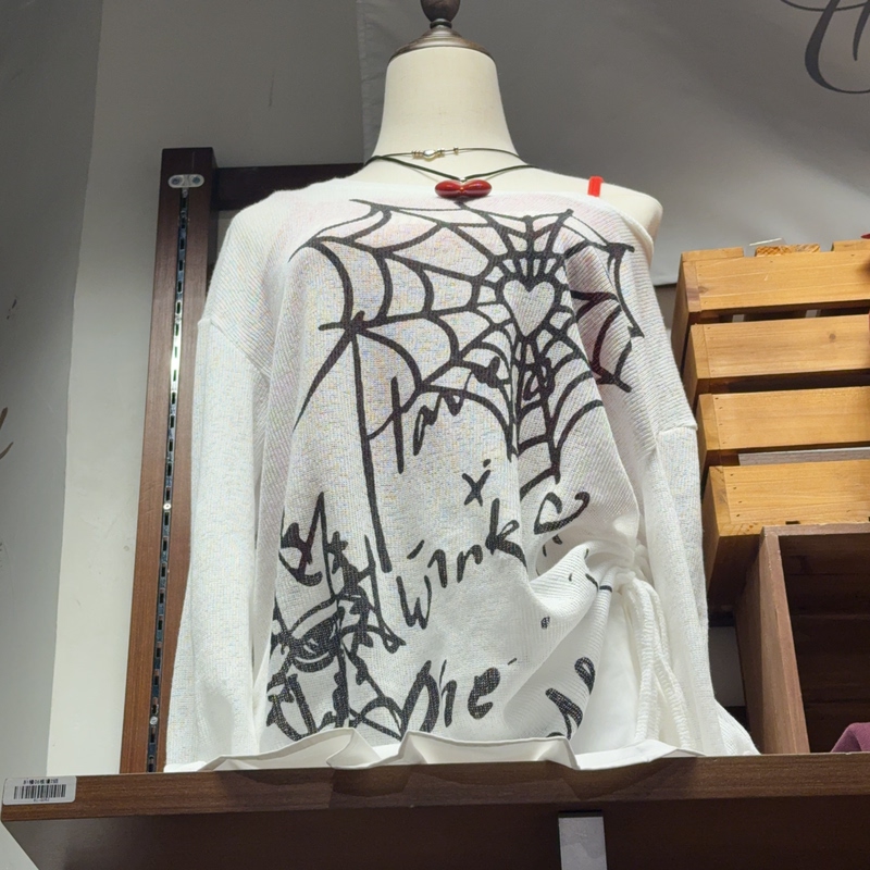 One Moment Spring New Women's Clothing Spider Web Round Neck Printed Knit Sweater Thin Shirt Genuine Product from the Store, No Returns or Exchanges