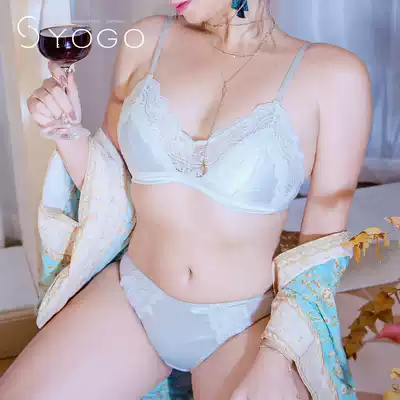 French underwear women's thin section without steel rim lace student bra sexy small chest triangle cup bra set