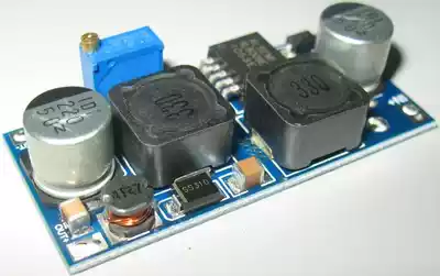DC-DC adjustable automatic step-up and voltage regulator module 3 8~32V TO 1 3~35v automatic step-up and step-down