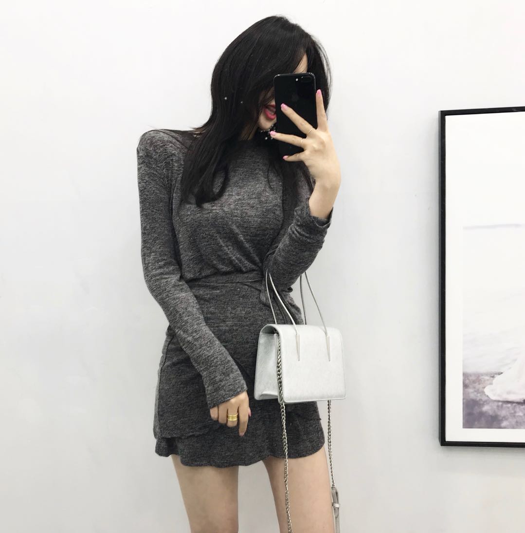 2018 Hàn Quốc Dongdaemun Thu mới Joker Solid Color Eo băng Hip Slim High Eo Base Dress 	váy nhún phần eo	