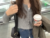 A Little Orange in addition to a good match or a good match de gray knitted cardigan