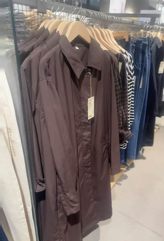 2025 Unprinted Women's Water-Resistant Loose Trench Coat, Over-The-Knee Long Lightweight Jacket, Uv Protection, Slimming, Suitable for Spring and Autumn