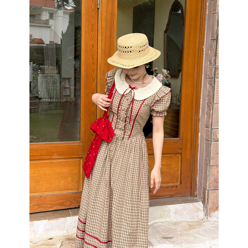 Lu Heqi French Preppy Style Patterned Dress with Contrasting Colors, Waist-Cinching and Slimming Long Dress