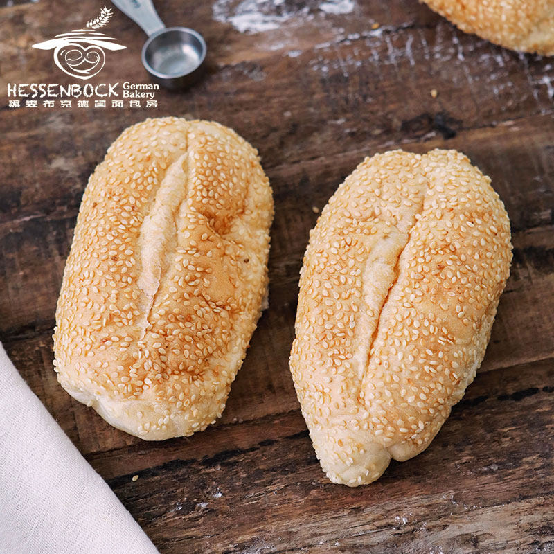 Beijing Hesenbooker German Bakery offers Western-style pastries, sandwiches, German buns and sesame buns