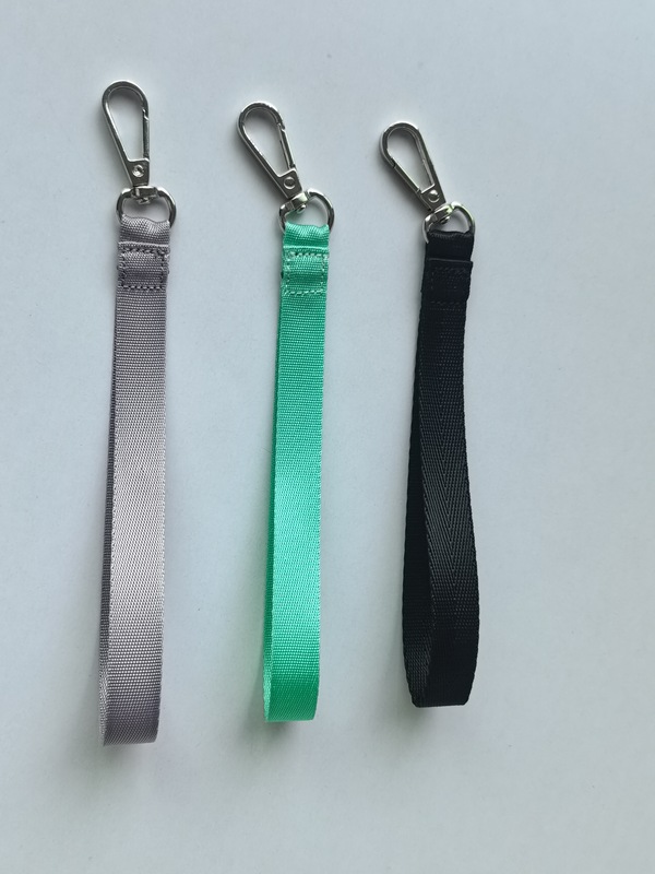 Water Bottle Sleeve with Carrying Strap, Simple and Portable, Car Keychain, Bag Accessory, Key Ring, Can Be Worn on the Wrist, Multifunctional