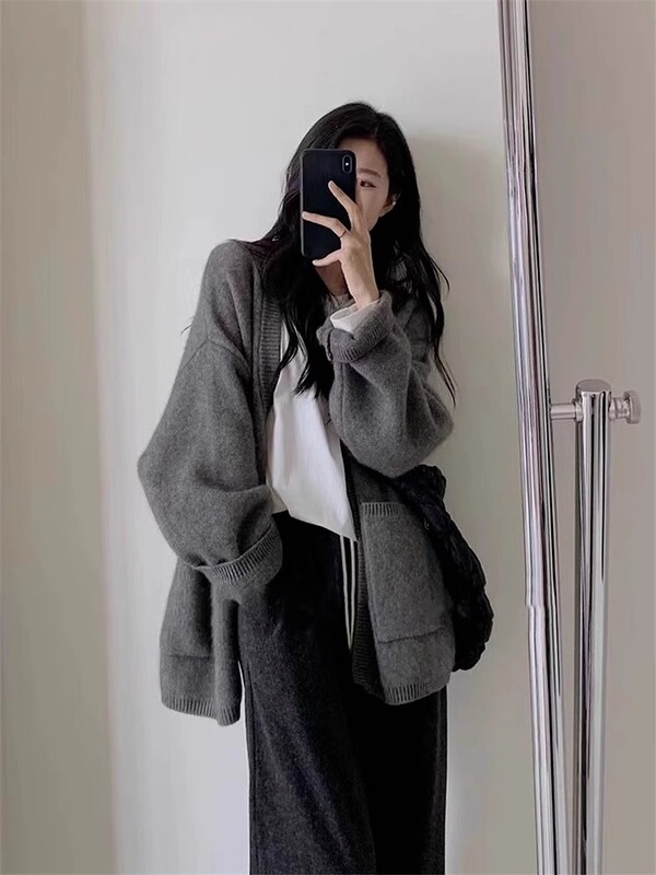 Gray Knitted Cardigan Sweater Jacket for Women, Autumn and Winter 2024 New Early Autumn Lazy Style Top with Unique Design Gray Knitted Cardigan Sweater Jacket for Women, Autumn and Winter 2024 New Early Autumn Lazy Style Top with Unique Design