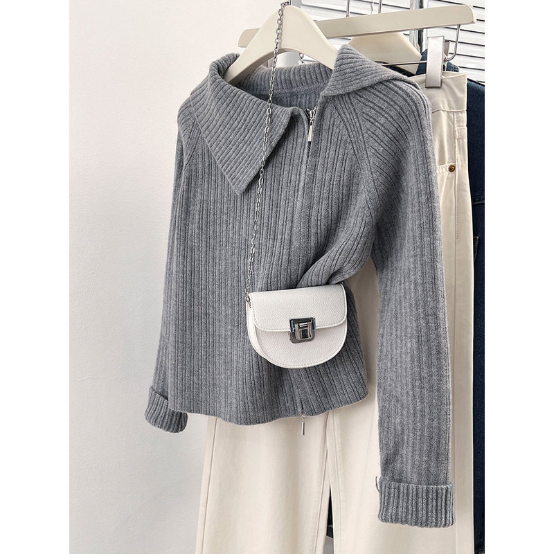 Gray Lapel Double-Zipper Knit Cardigan for Women, Autumn and Winter Design, Niche Style, High-End Sweater Coat Top Gray Lapel Double-Zipper Knit Cardigan for Women, Autumn and Winter Design, Niche Style, High-End Sweater Coat Top