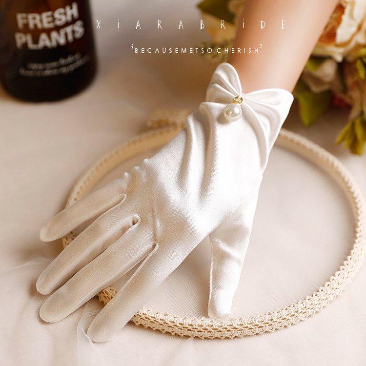 Xiaohongshu recommends live welcome pearl white gloves satin bride bridesmaid jewelry travel photography wedding dress props