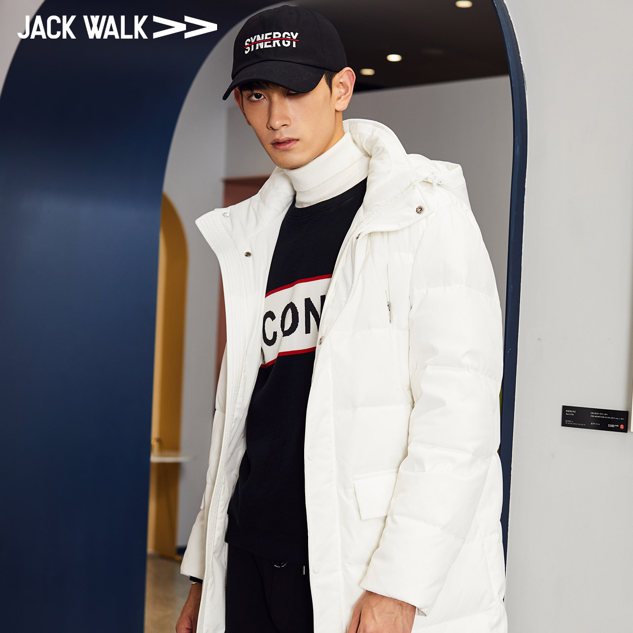 拉夏贝尔旗下 Jack Walk 18年冬季新款 男式中长款连帽羽绒服 天猫优惠券折后￥499包邮（￥899-400）2色可选