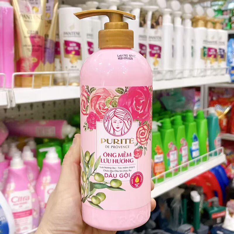 A Must-Buy for Travelers: Vietnam Purite Sakura Olive Essential Oil Fragrance Shampoo with Long-Lasting Fragrance 600ml