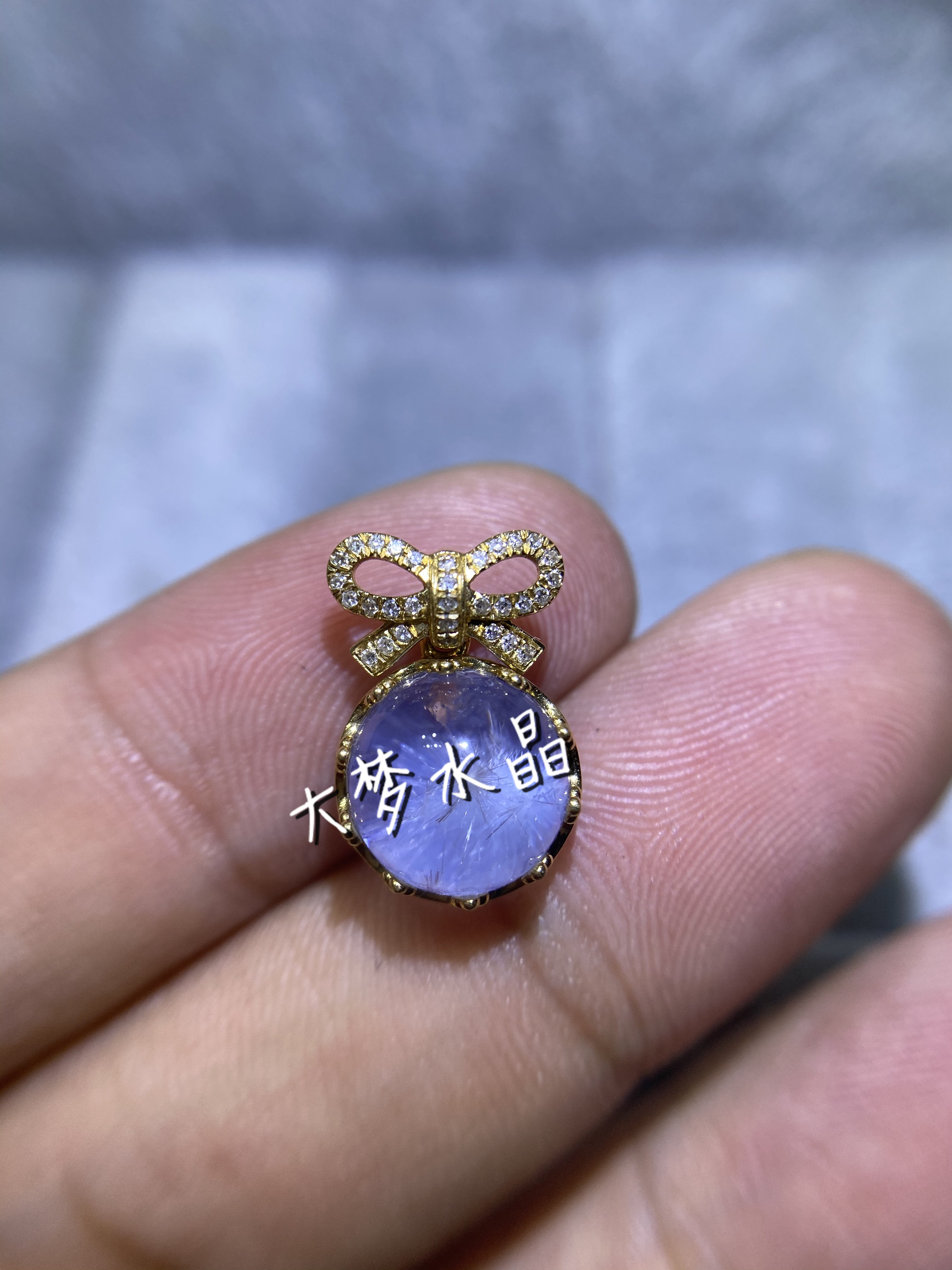 Big Dreams Crystal Natural Blue Line Stone Blue Hair Crystal Original Design 18k Gold Diamond Studded 100 Lapped Lock Bone Chain