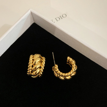 BOONEE ◆ European and American wind Joker retro metal twist small ring temperament gilded earrings female