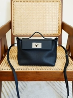 Черная серебряная пряжка