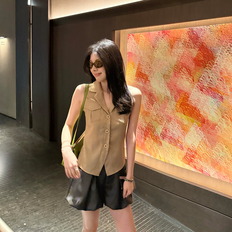 Dog Treats, Romantic and Luxurious'Lyocell Linen' Lapel Patch Pocket Slim Fit Summer Vest for Women Dog Treats, Romantic and Luxurious'Lyocell Linen' Lapel Patch Pocket Slim Fit Summer Vest for Women