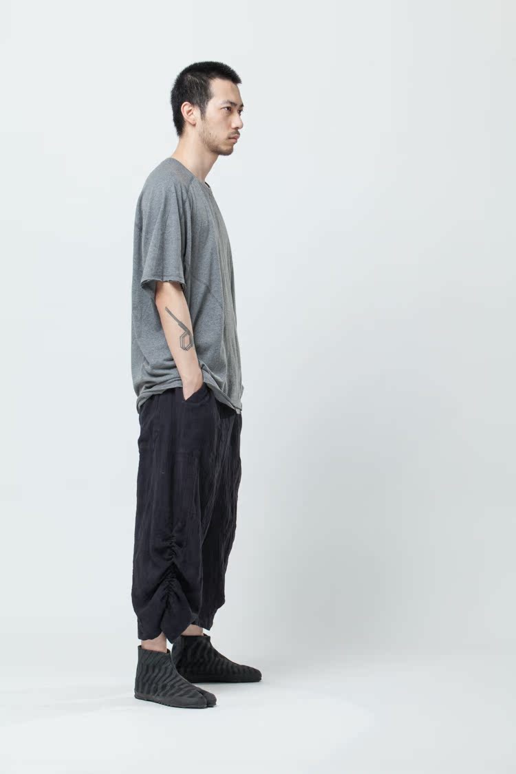 z + [infinite not loop] thiết kế ban đầu dệt kim vai cotton tay áo thun tay ngắn [đá bạc] áo ba lỗ nam