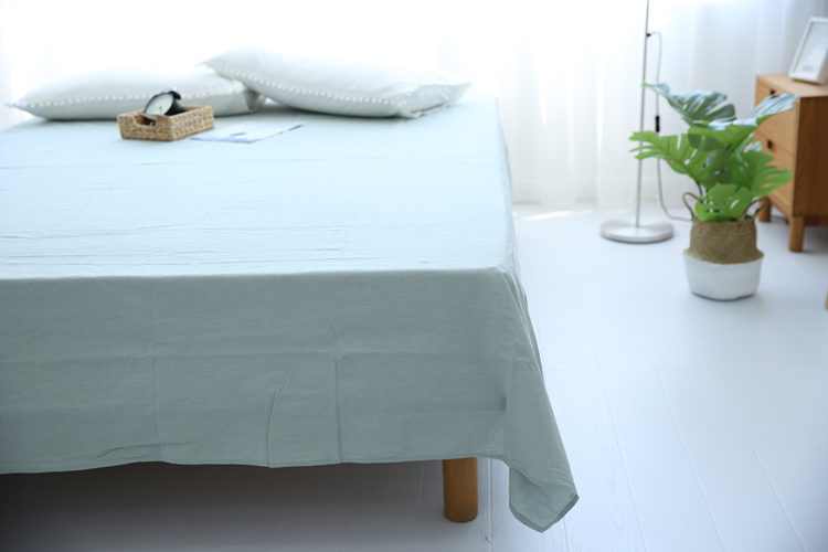 Bên tai, phong cách Nhật Bản đơn giản, phong thủy cotton trampoline trải giường bằng vải cotton mềm mại Tân Cương 	ga giường bo chun