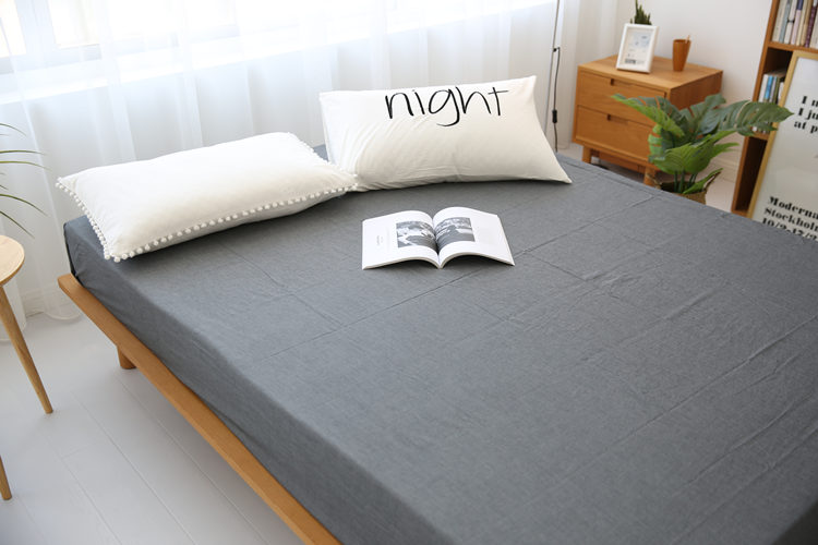 Bên tai, phong cách Nhật Bản đơn giản, phong thủy cotton trampoline trải giường bằng vải cotton mềm mại Tân Cương 	ga giường bo chun