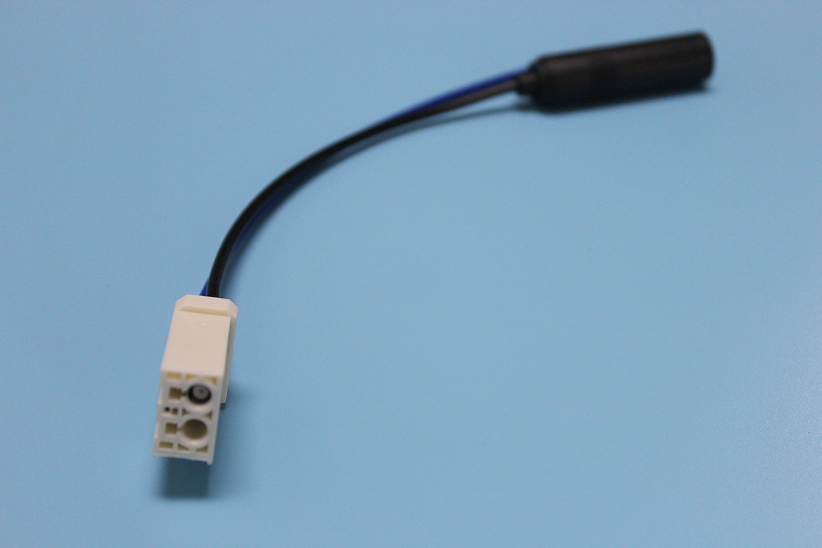 Toyota 12 Camry new RV4 new Highlander original car CD DVD player FM radio antenna cable