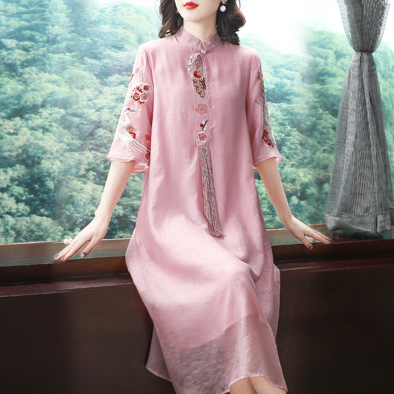 Spring cheongsam, dress, Chinese style, 2021 collection, trend of season, oversize, loose fit Spring cheongsam, dress, Chinese style, 2021 collection, trend of season, oversize, loose fit