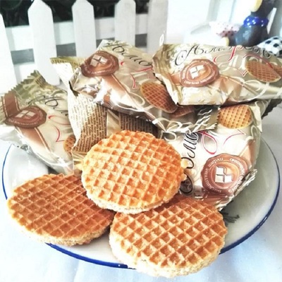 俄罗斯进口夹心蜂蜜饼干拉丝饼干农庄甜食零食美味女士喜爱500克