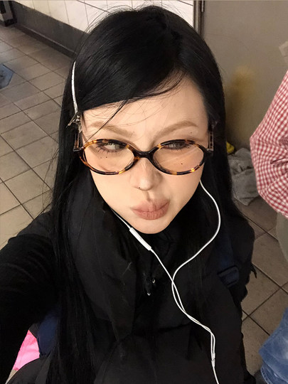 Retro Japanese Style Niche Eyeglass Frames for Women, Tortoiseshell Color, Small Round Frame, Ultra-Light Tr90, Suitable for Small Faces, Can Be Fitted with Prescription Lenses