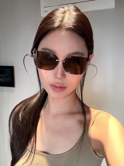 Retro Brown Rimless European and American Style Sunglasses for Women 2025 New Style Sunglasses with Anti-Uv, High-End Feel and Slimming Trend