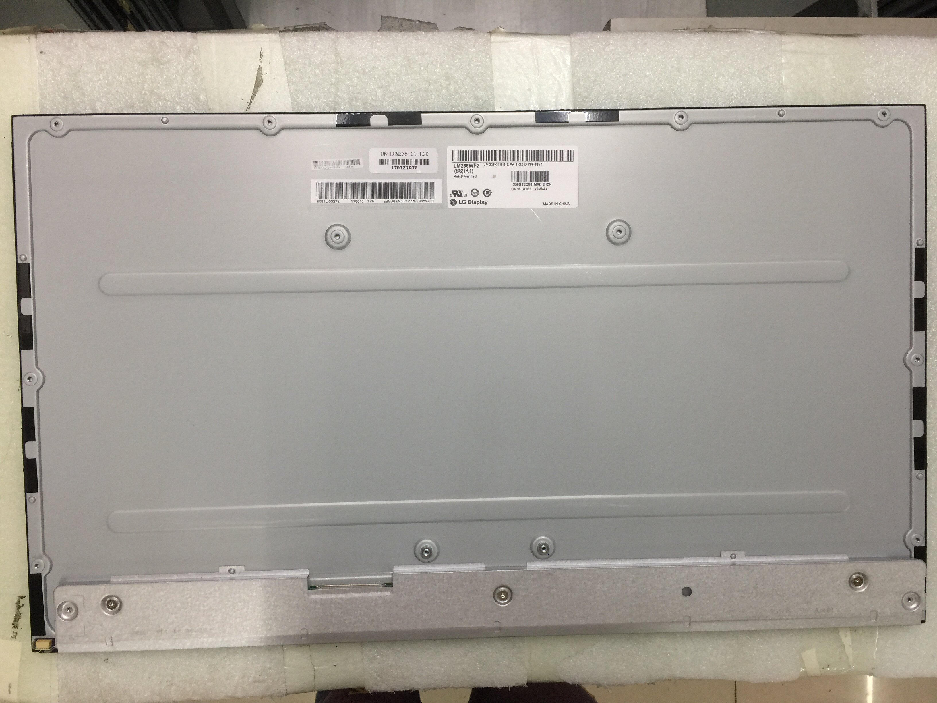 New bezel-less LG LM23 8WF2(SS)(K1)