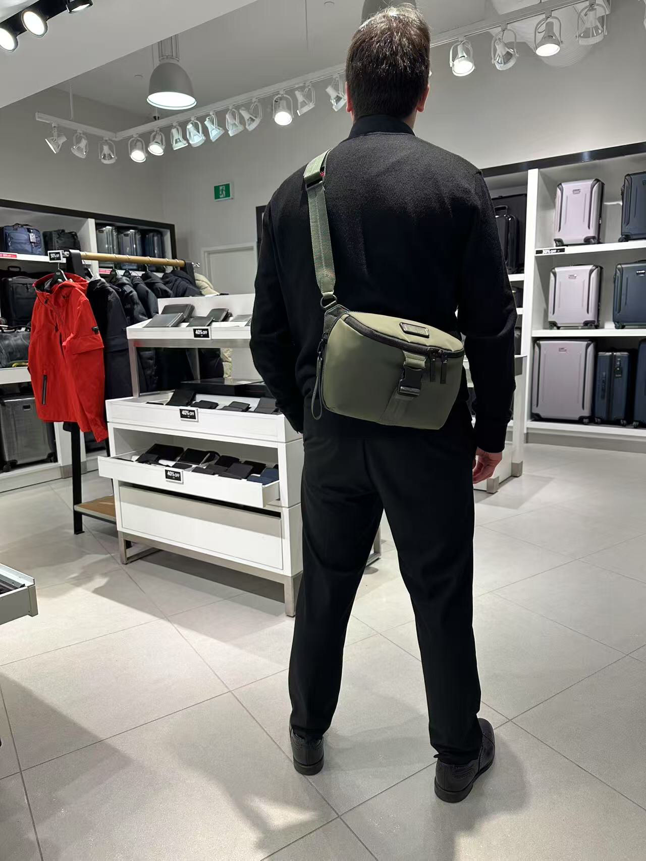 妮妮在加拿大推荐：TUMI途明Dunlap大号斜挎包，时尚与实用兼备的终极选择！-拉杆包-淘宝好物网