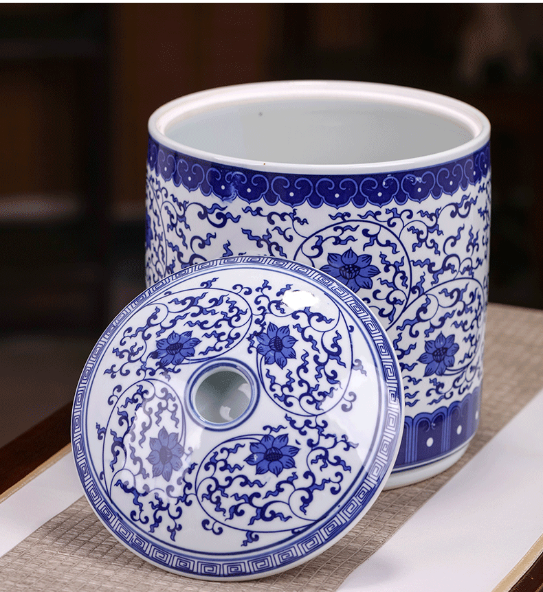 Jingdezhen blue and white porcelain tea pot ceramic seal pot store receives large pu - erh tea tea cake, the seventh, peulthai the household