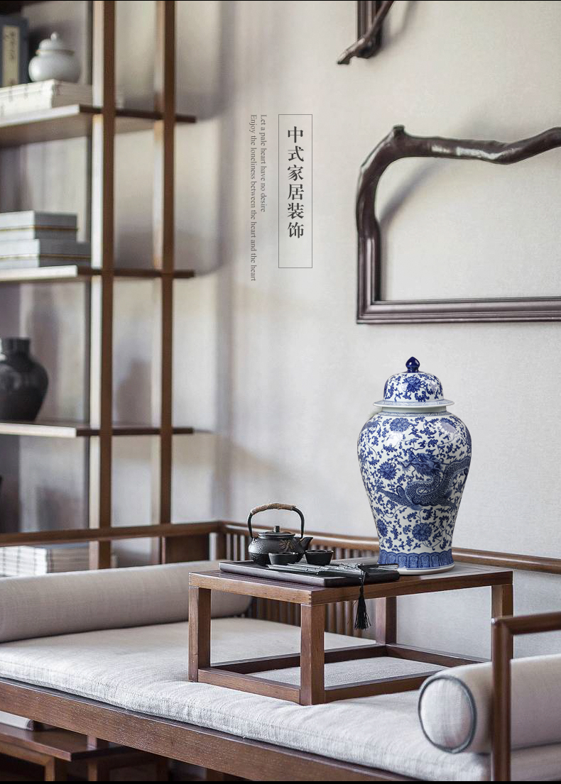 Antique vase of blue and white porcelain of jingdezhen ceramics furnishing articles Chinese style restoring ancient ways with cover general canned decorations arts and crafts