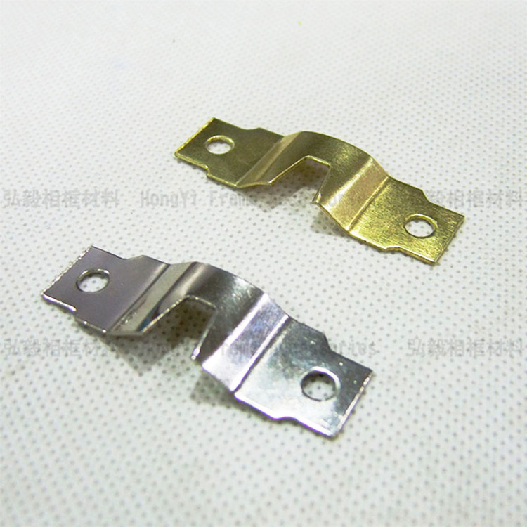 Photo-frame hook dark hanging gold and silver horizontal straight strips hanging two holes gap hanging Hongyi photo frame 500