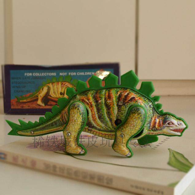 70 70 minutes after 80 nostalgic tints Clockwork Toy Props Puzzle New Stock Collection Clockwork Crawling Dinosaurs