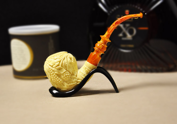 Spot Turkey Sea Bubble Stone Tobacco Fighting Special Class Guru Guotto MEDET Finely Carved Grapes Enlarge the Bend Fight