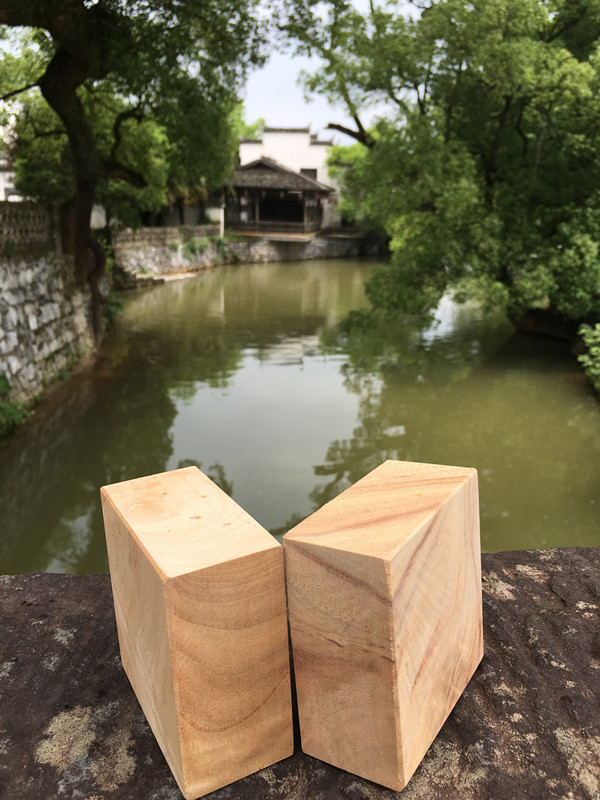 Large pieces of camphor wood block wardrobe insect repellent deodorization natural camphor wood style hua old root material natural growth mothball custom