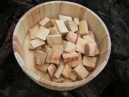 Natural fragrant camphor wood block wardrobe anti-insect to taste windy wineward old root stock Changi wood piece floor special Zhangmu block one catty