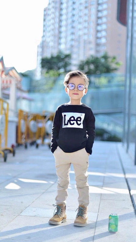 Áo sơ mi cotton cổ tròn trẻ em đẹp trai của Nhật Bản nam và nữ bé lớn in chữ T-shirt 100-140 áo thun trẻ em