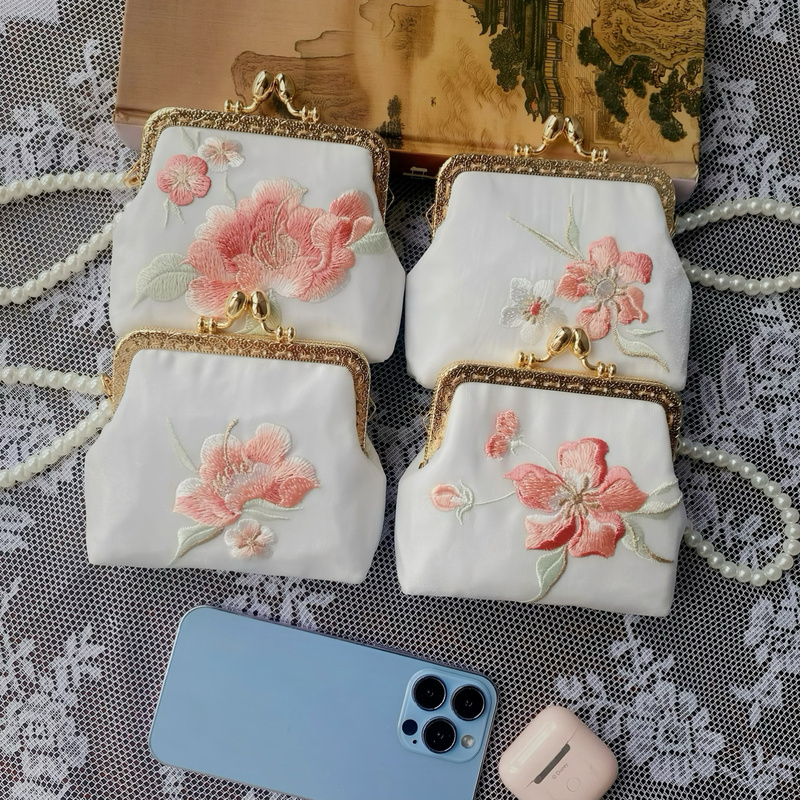 [Finished Product] Chinese-Style Retro Handmade Embroidered Fabric Coin Purse with Clasp, Traditional Chinese Gift, Can Hold Bank Cards