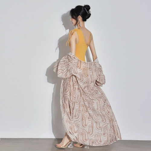 Золотая бусинка 2024 Новый взрыв бикини сексуальное нижнее белье Hot Spring Covered Jersey Coined Seaside Holiday Swimsuit